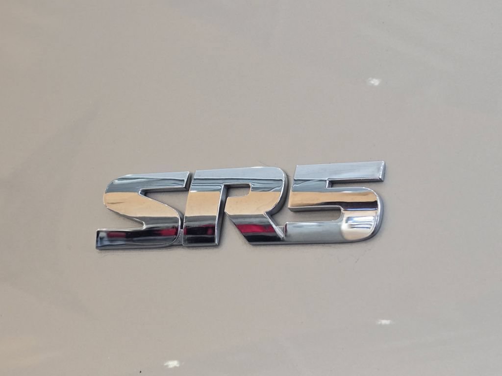 Used 2022 Classic Silver Metallic Toyota SR5 image 31