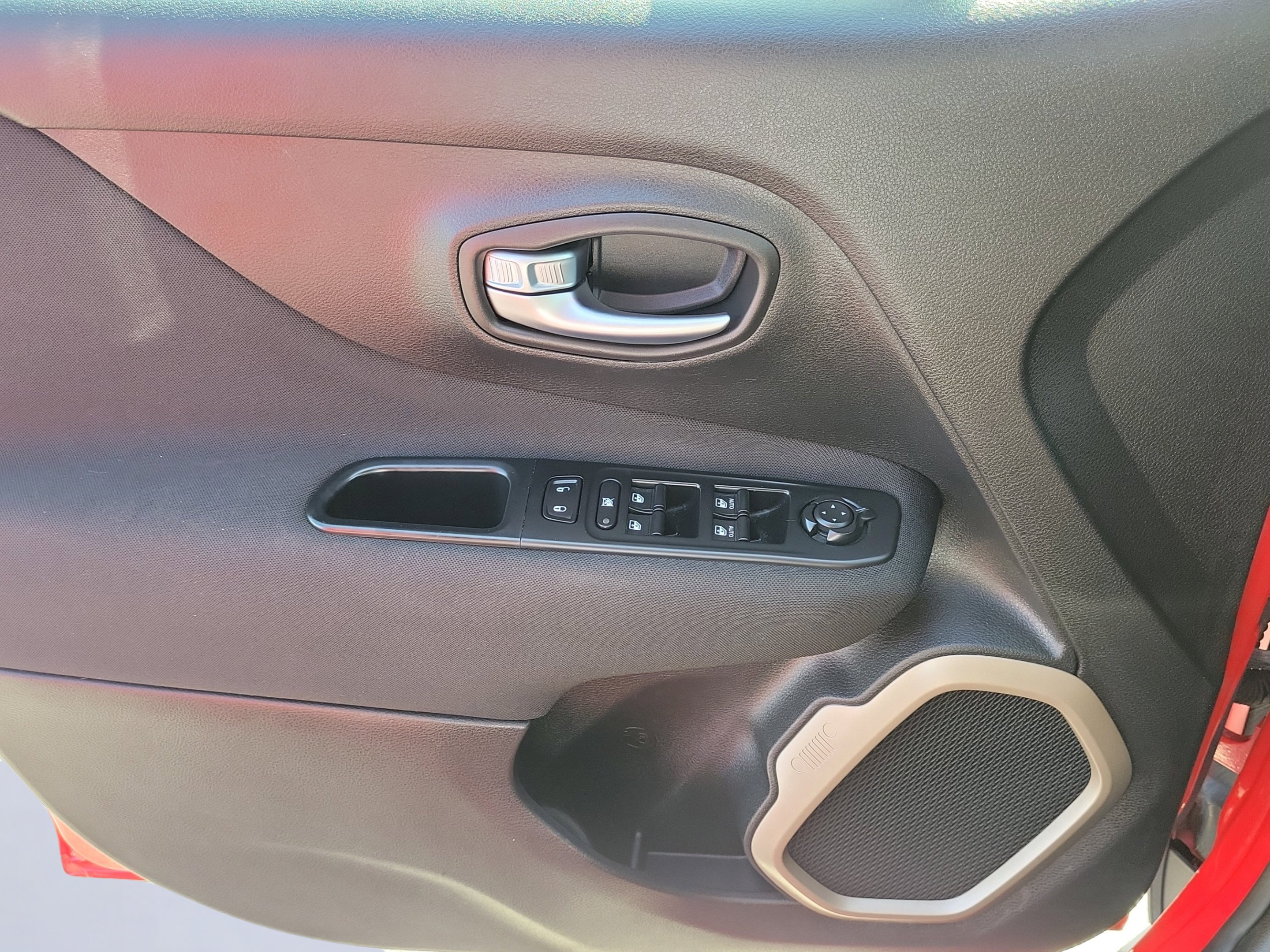 Used 2017 Colorado Red Jeep Latitude image 25