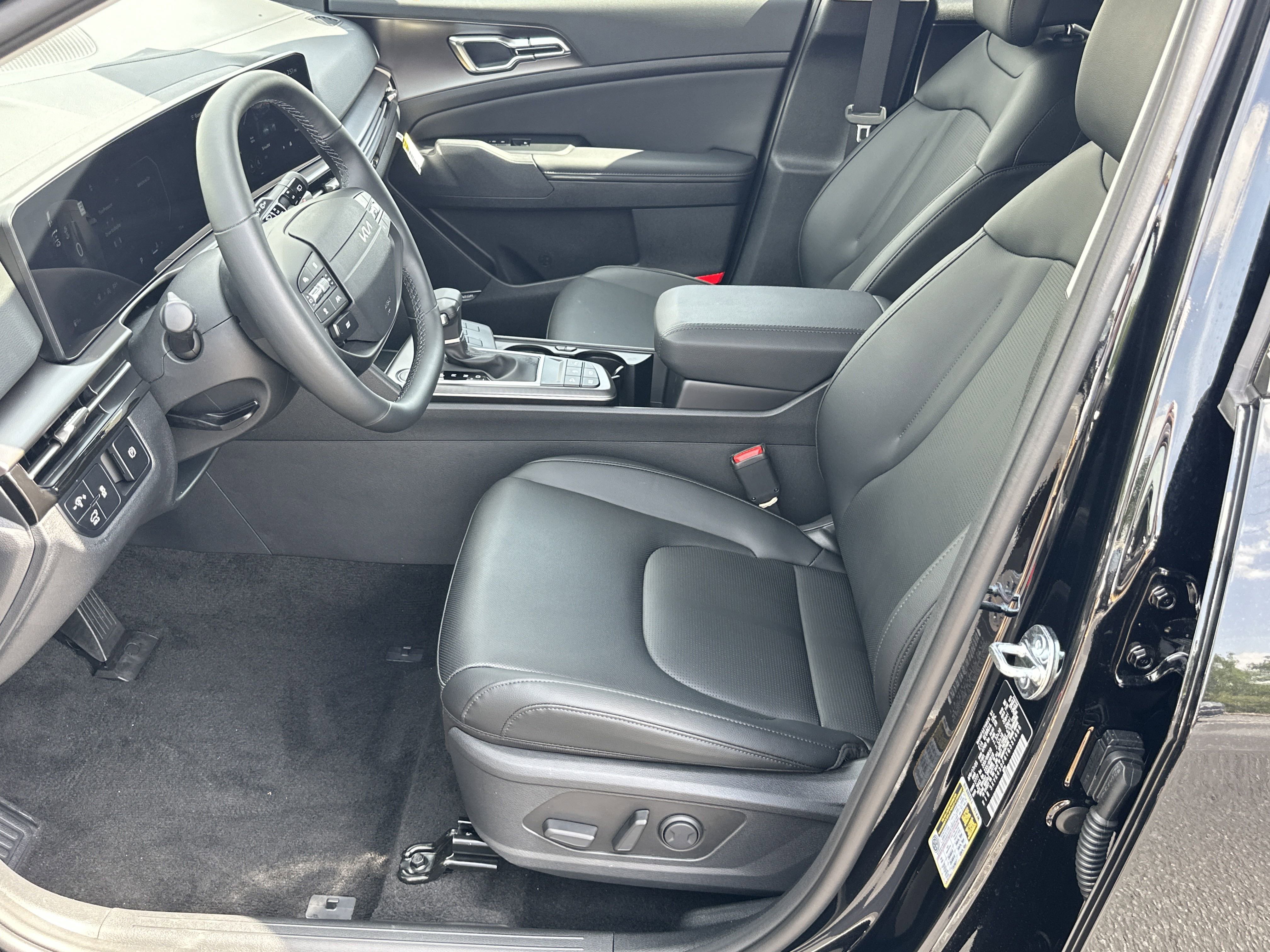 2026 Kia Sportage SX - Photo 10