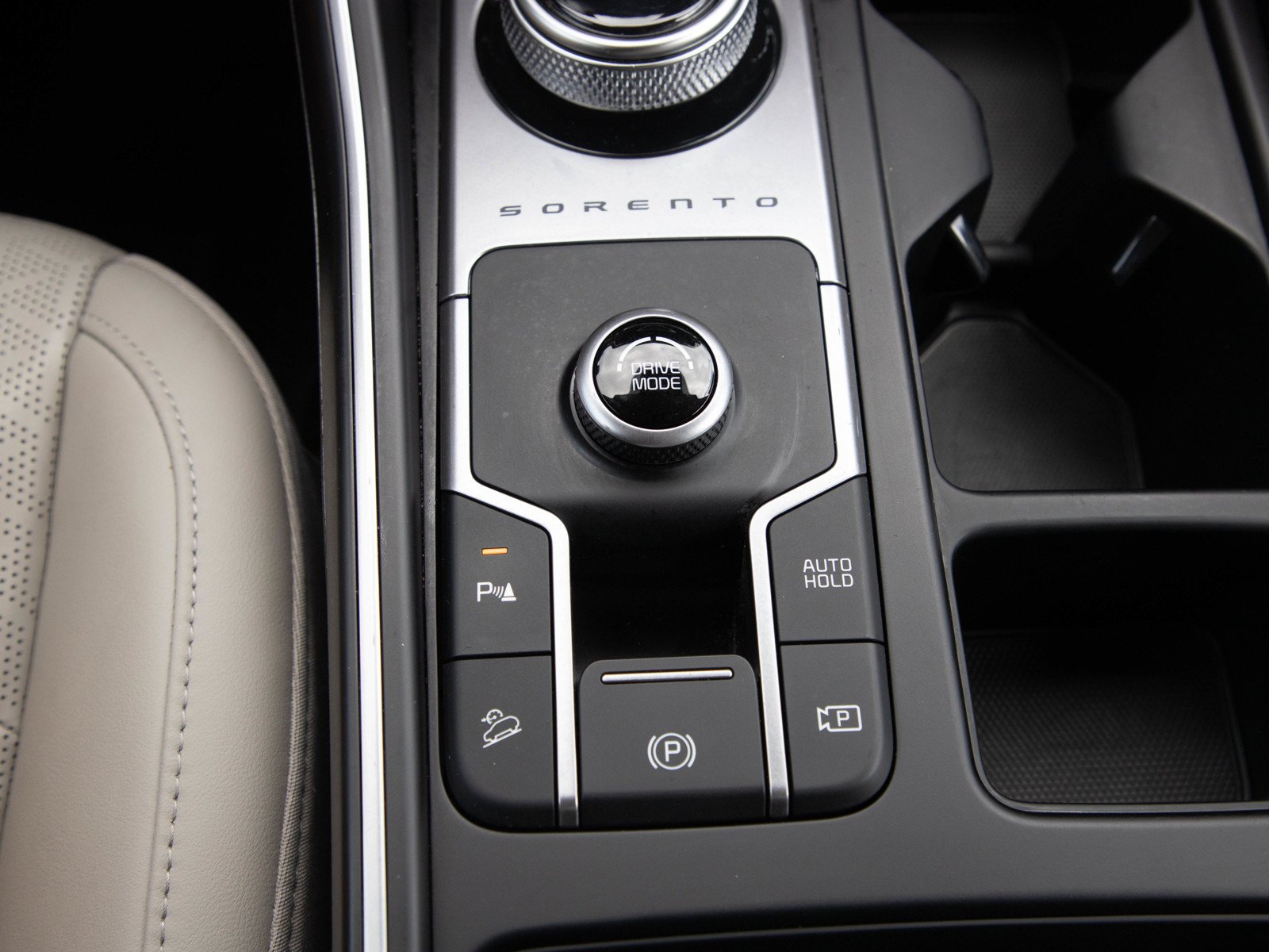 Used 2023 Platinum Graphite Kia EX image 25