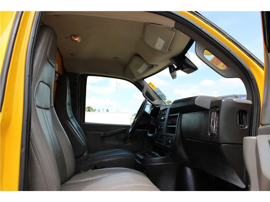 Used 2021 Special Exterior Color GMC Cutaway Van 2D image 15