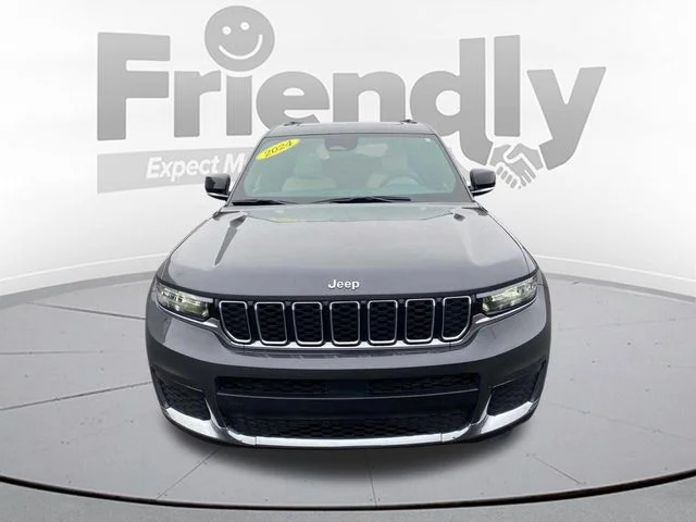 Used 2025 Gray Jeep Limited image 2