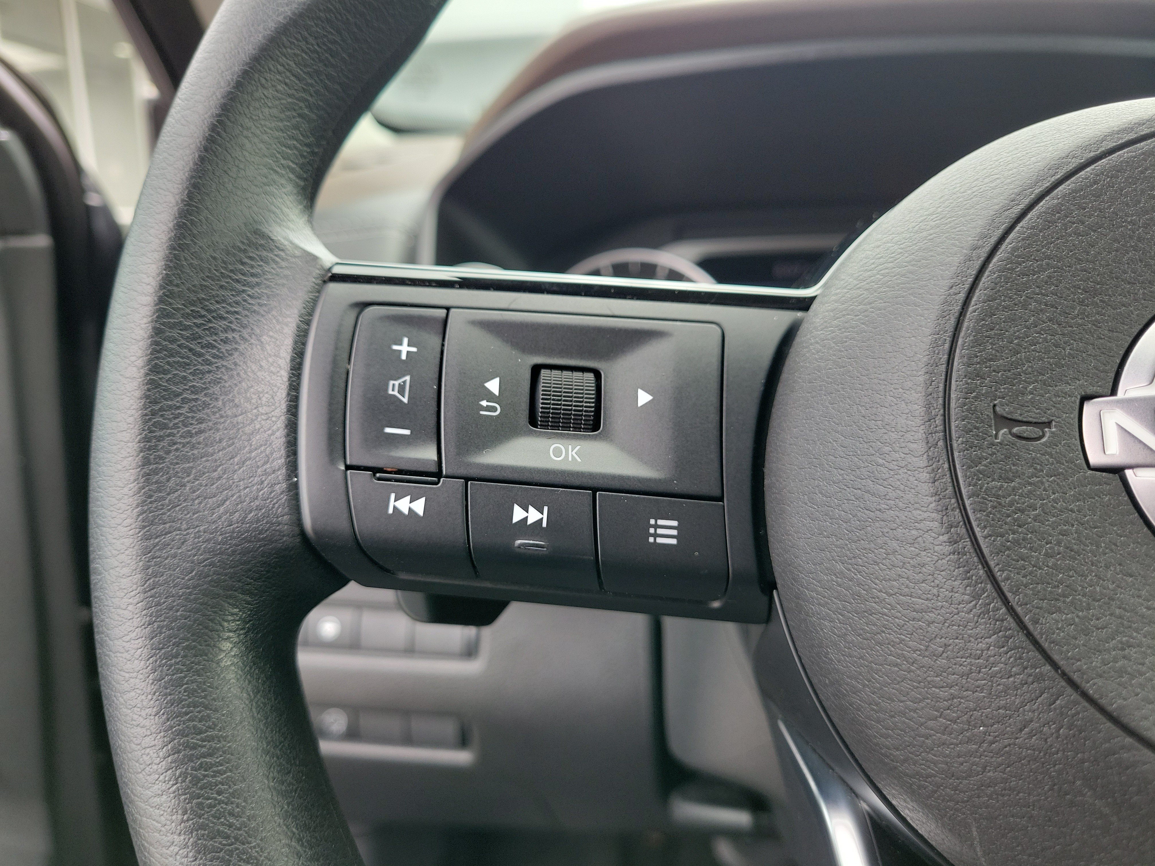 Used 2023 Gun Metallic Nissan SV image 19