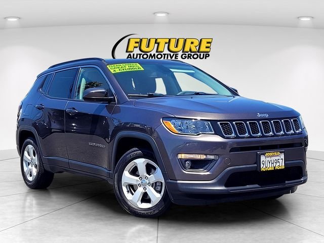 Used 2021 Gray Jeep Latitude image 1