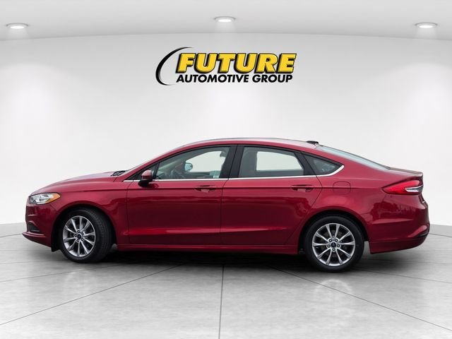 Used 2017 Red Ford SE image 7