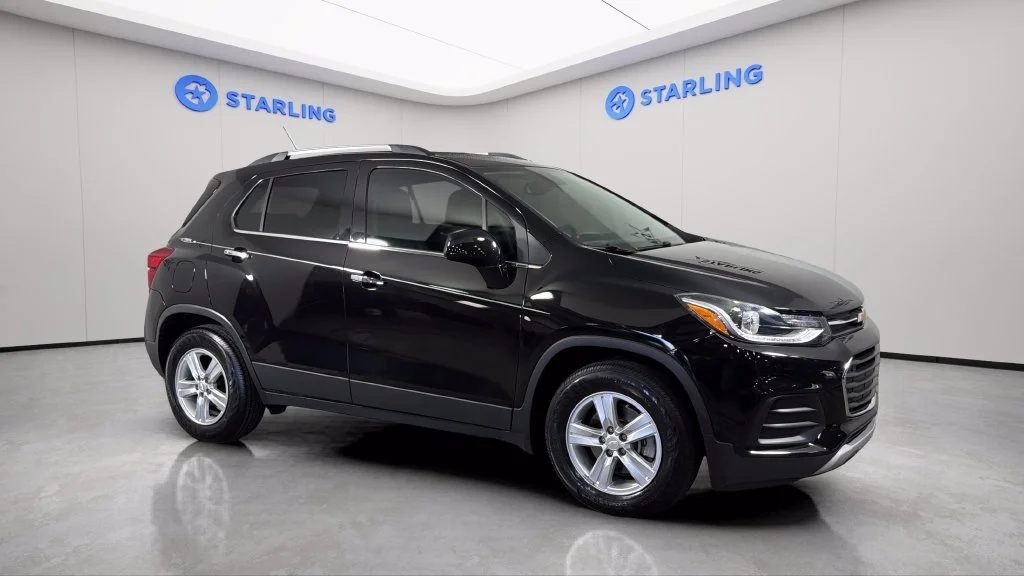 Used 2020 MOSAIC BLACK METALLIC Chevrolet LT image 13