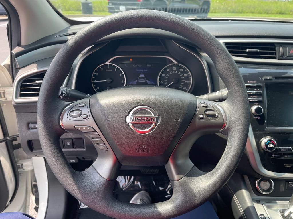 Used 2020 White Nissan S image 17