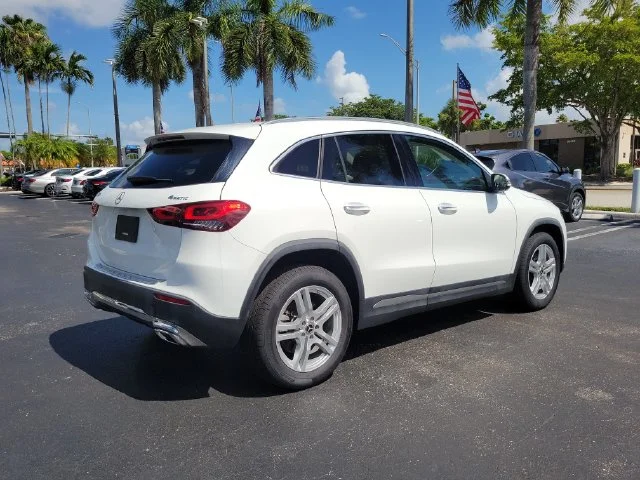 Used 2022  Mercedes-Benz GLA 250 image 4