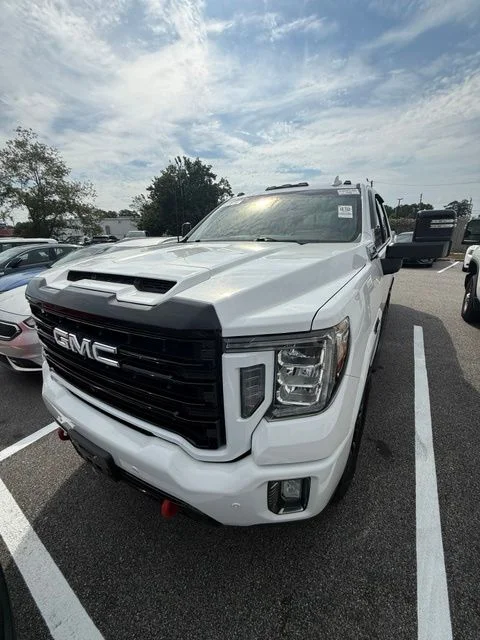 Used 2021 White GMC AT4 image 2