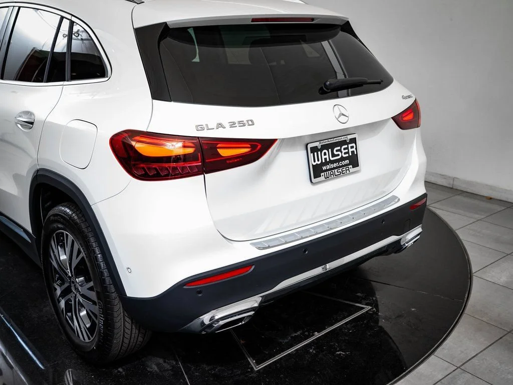 Used 2026 Polar White Mercedes-Benz GLA 250 image 19