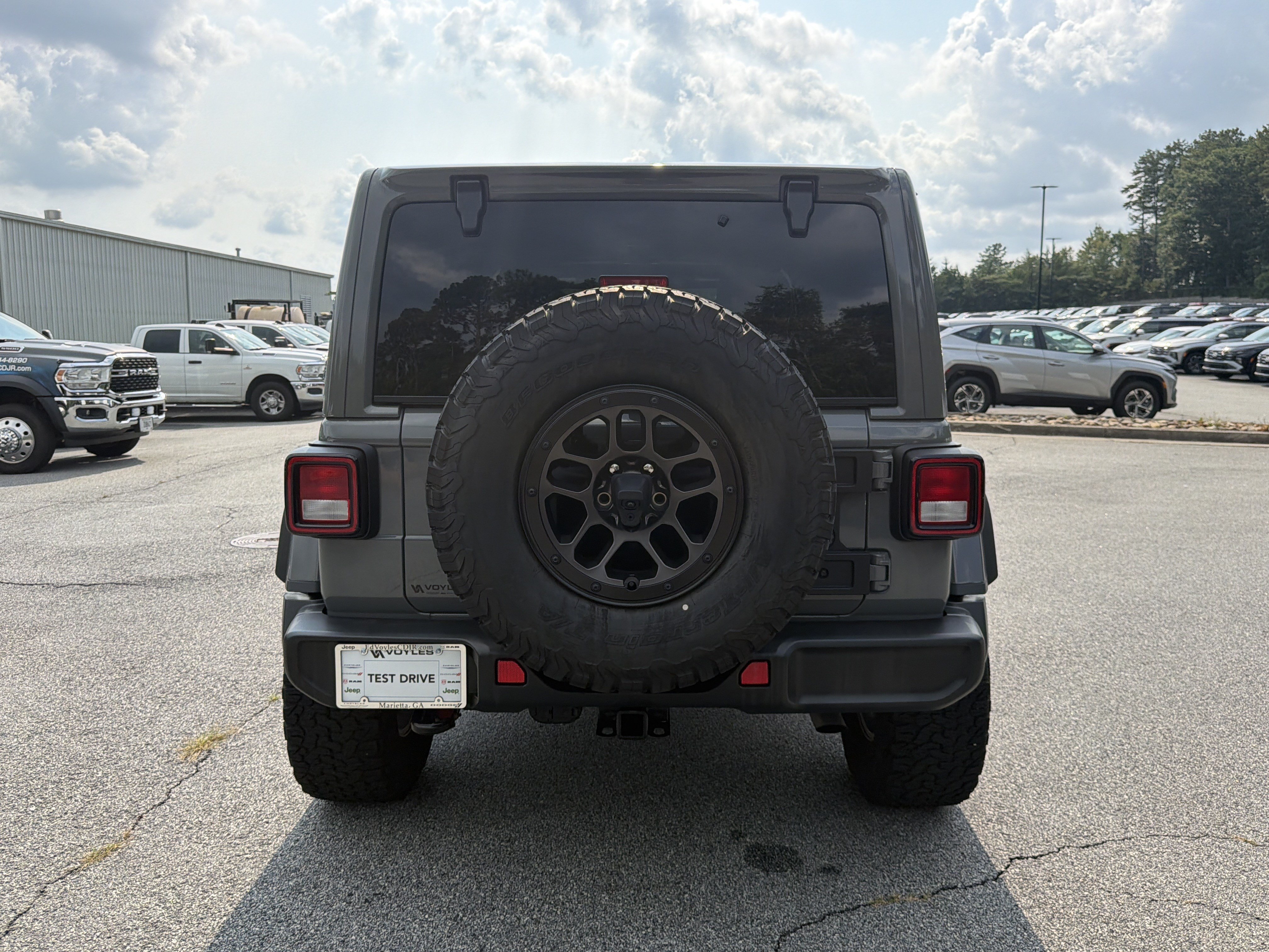 Used 2023 Sting-Gray Clearcoat Jeep Sport image 7