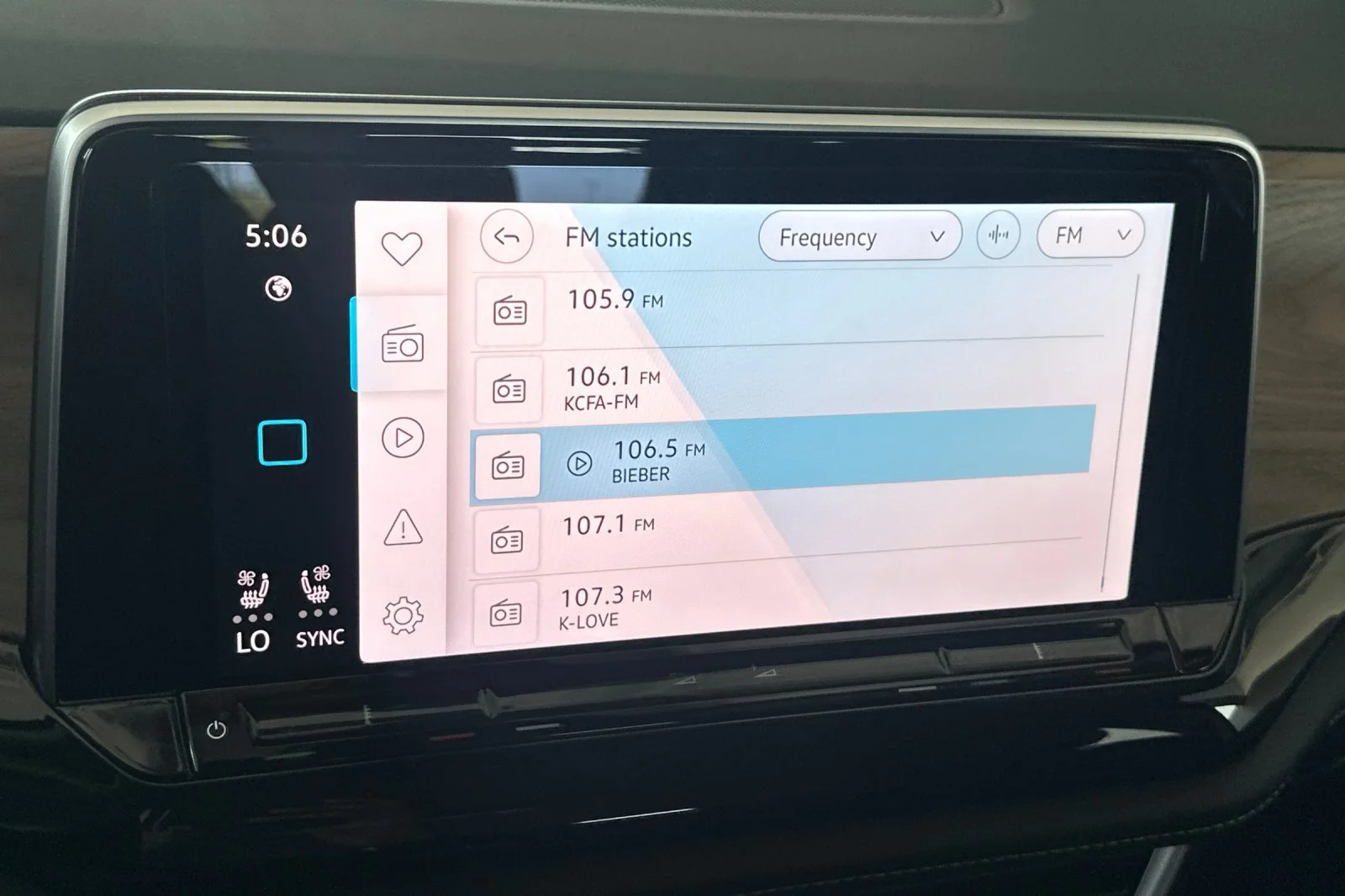New 2026 Deep Black Pearl Volkswagen 2.0T SE image 19