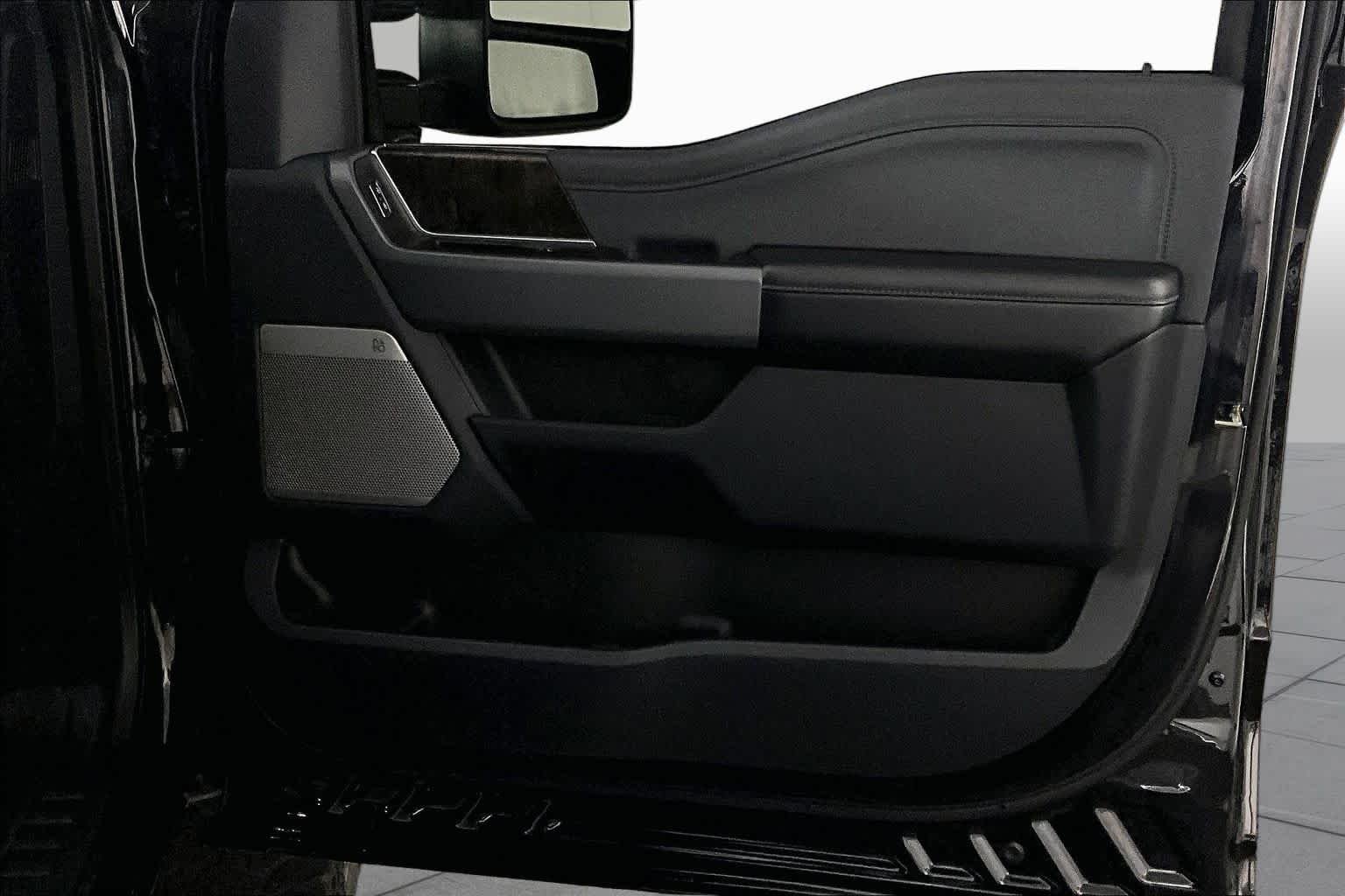 Used 2024 Agate Black Ford LARIAT image 21