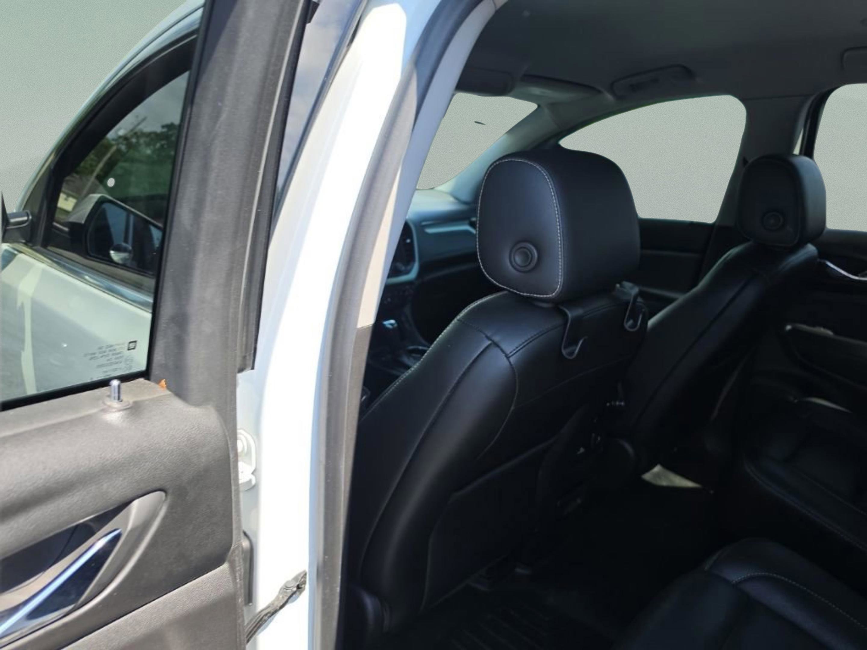 Used 2018 SUMMIT WHITE GMC SLT image 23