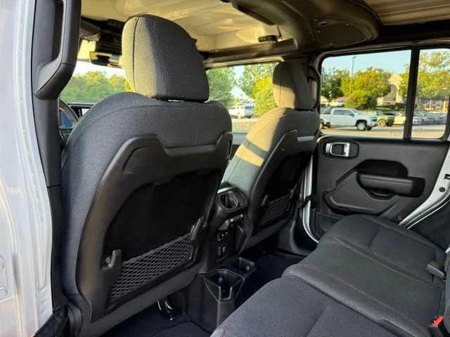 Used 2024 Silver Jeep Rubicon image 29
