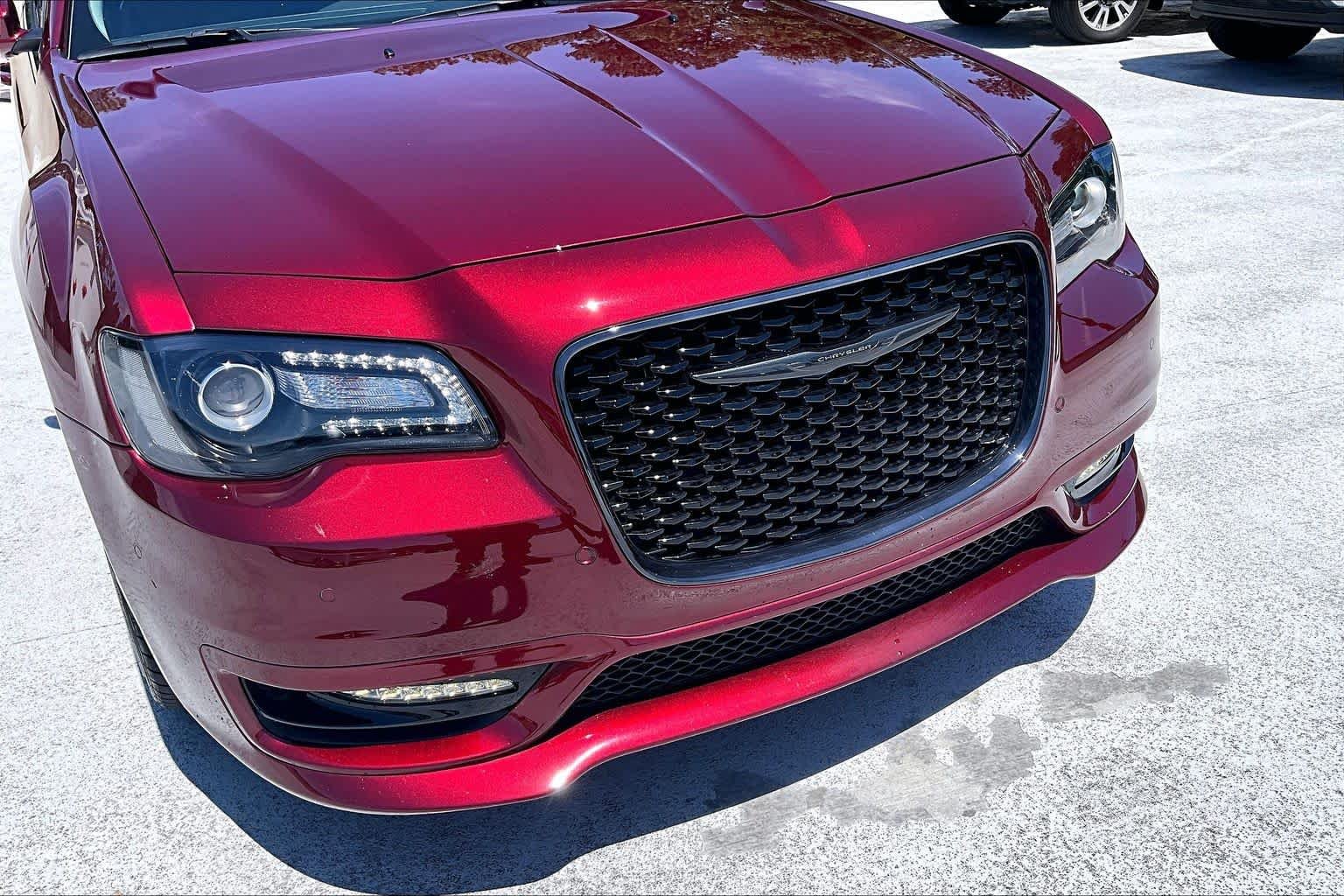 Used 2023 Velvet Red Pearlcoat Chrysler Touring L image 29
