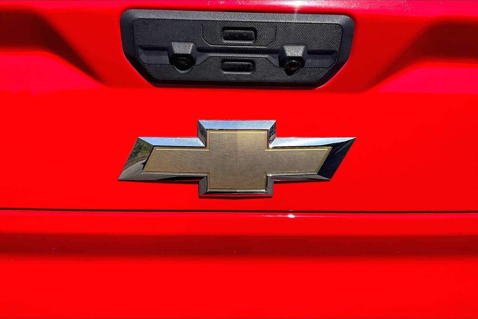 Used 2023 RED HOT Chevrolet Custom image 10