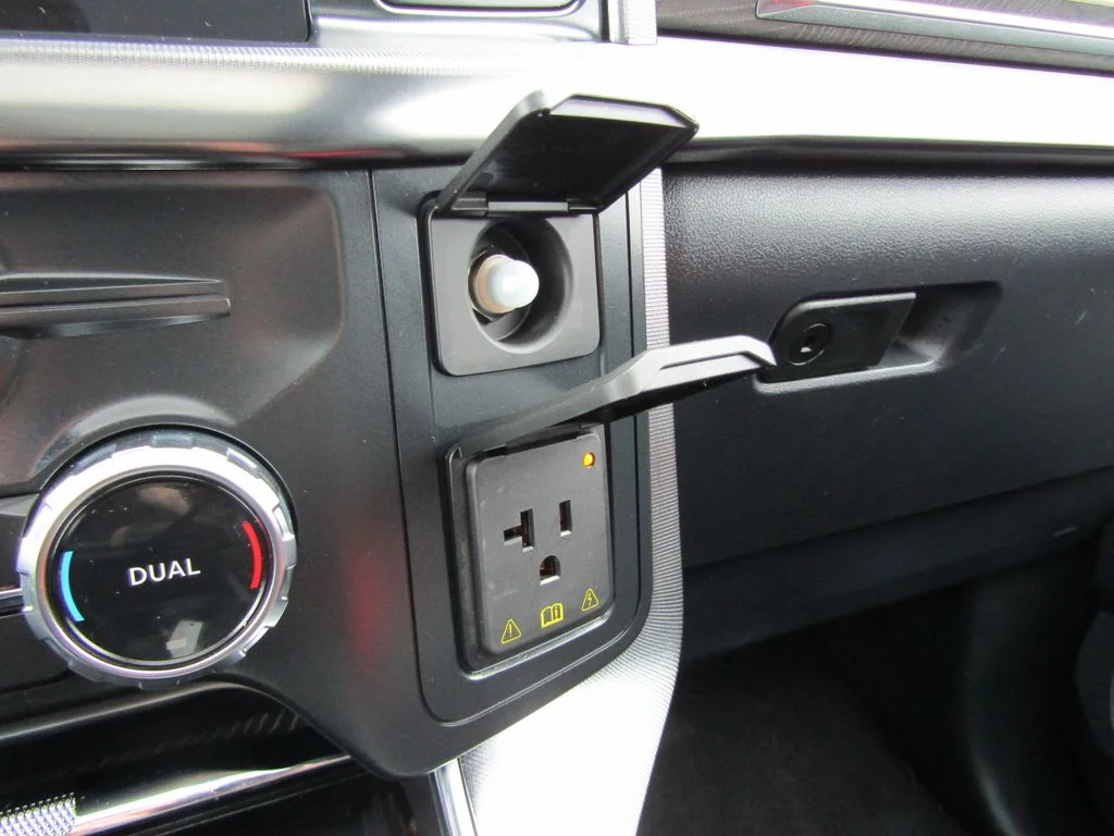 Used 2022 Agate Black Metallic Ford Platinum image 38