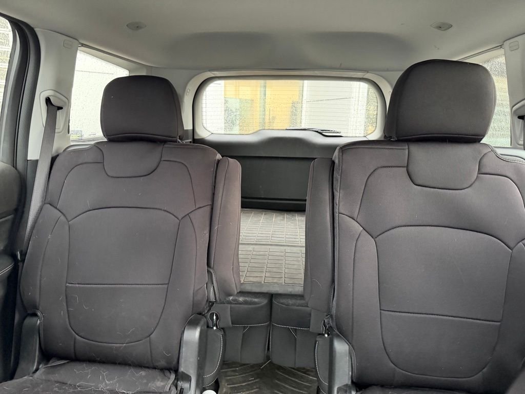 Used 2023 Gray Jeep Laredo image 24