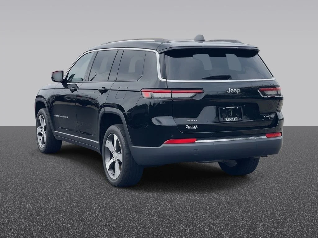 Used 2023 Black Jeep Limited image 3