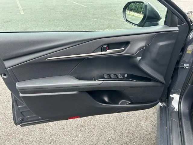 Certified Used 2025  Toyota LE image 21