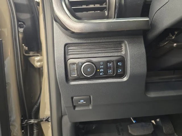 New 2027 Marsh Gray Metallic Ford F-250® Lariat® image 41