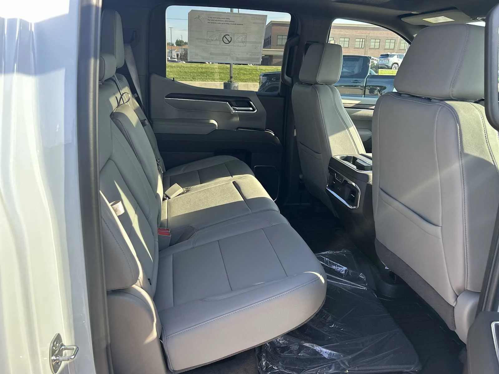 2026 GMC Sierra 1500 SLT - Photo 28