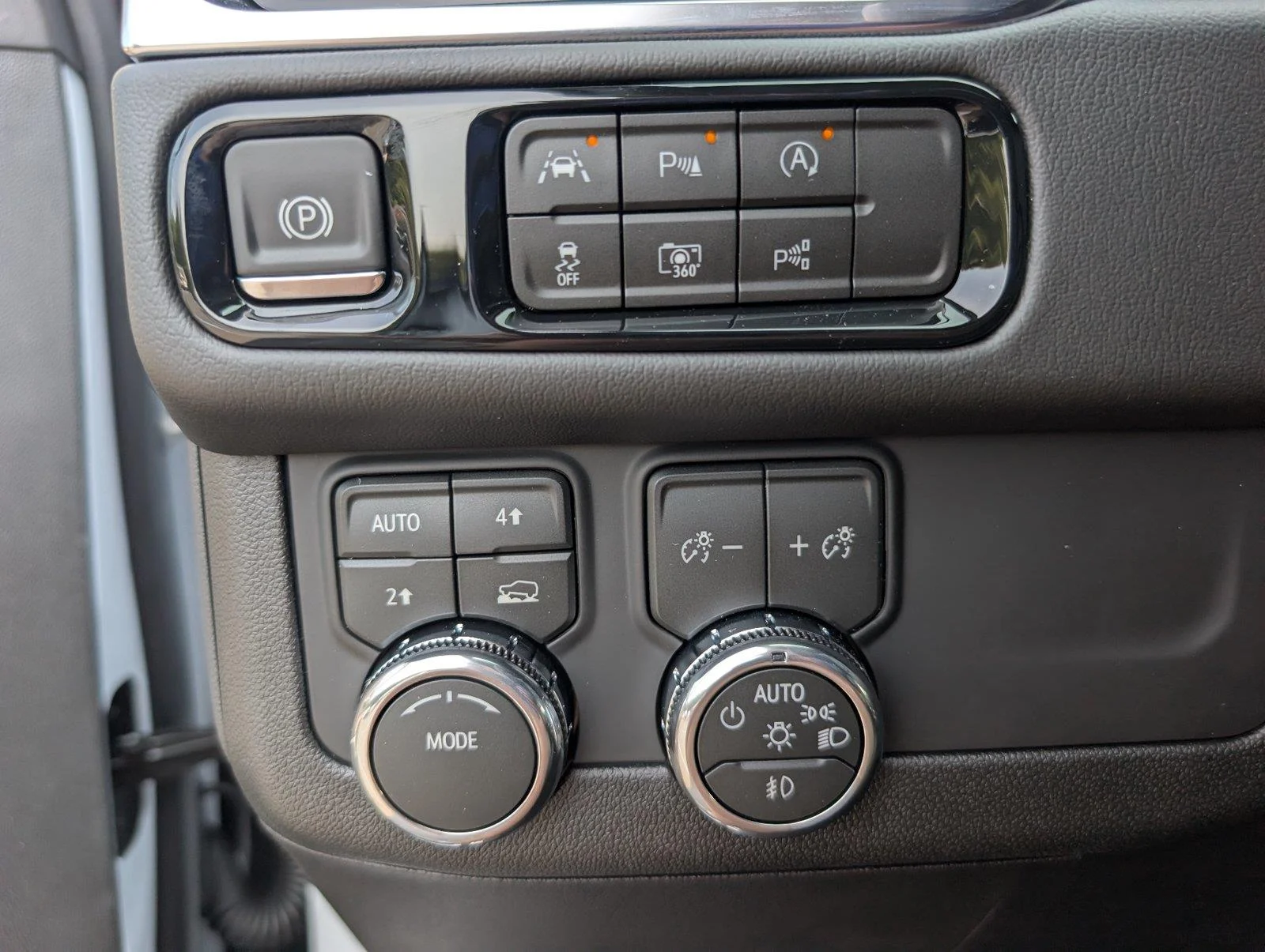 New 2026 Titanium Rush Metallic GMC Denali image 29