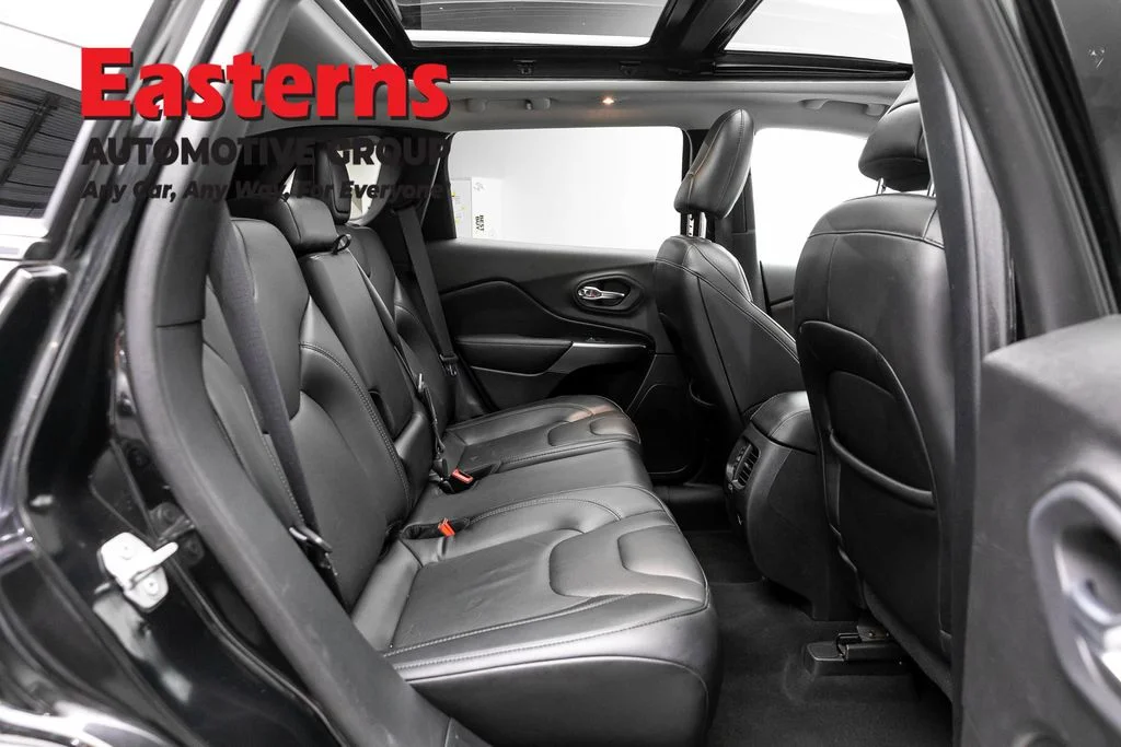 Used 2021 Black Jeep Limited image 25