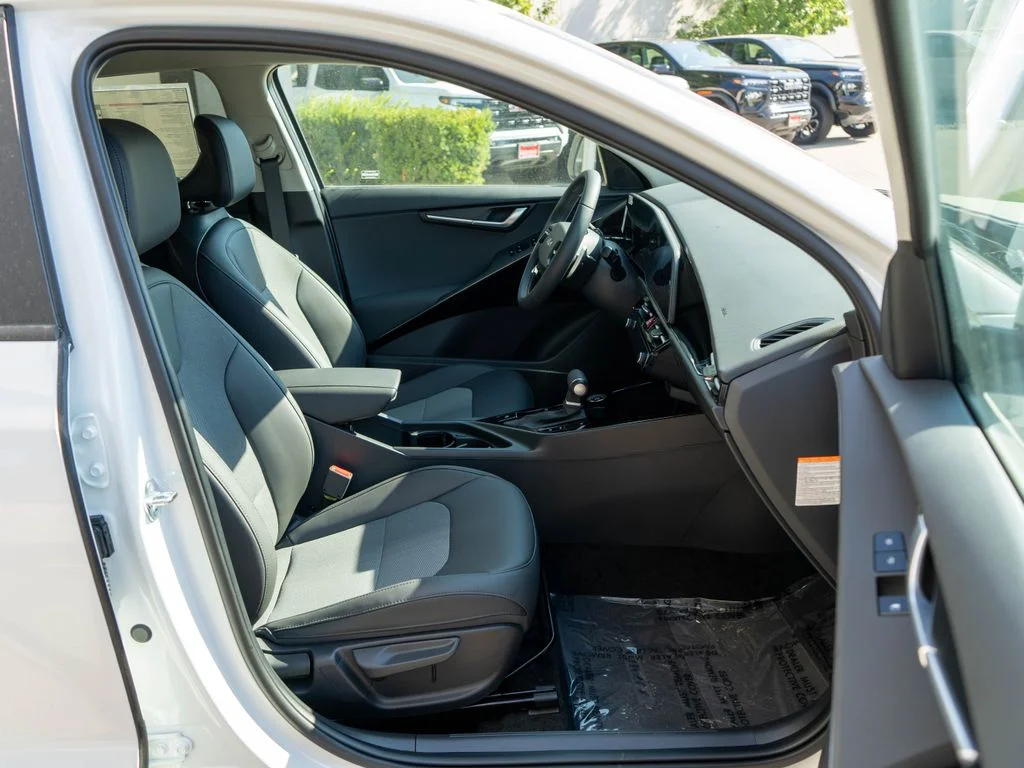 New 2026 Snow White Pearl Kia EX image 10