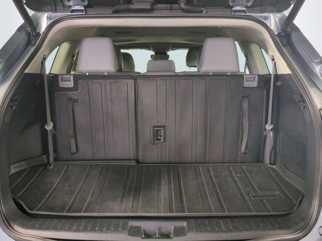 2021 Toyota Highlander XLE - Photo 14