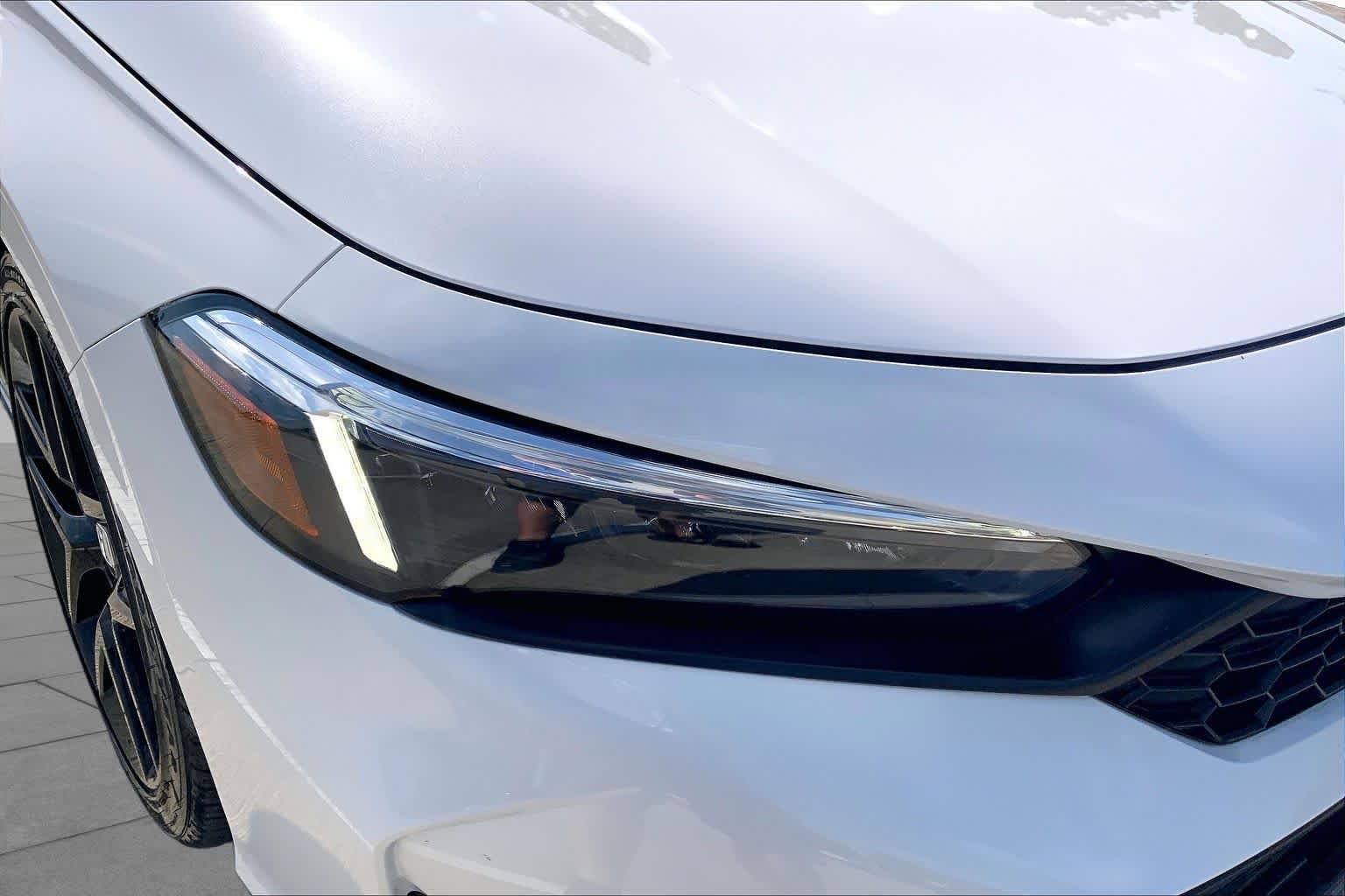 Used 2026 Platinum White Pearl Honda Sport image 27