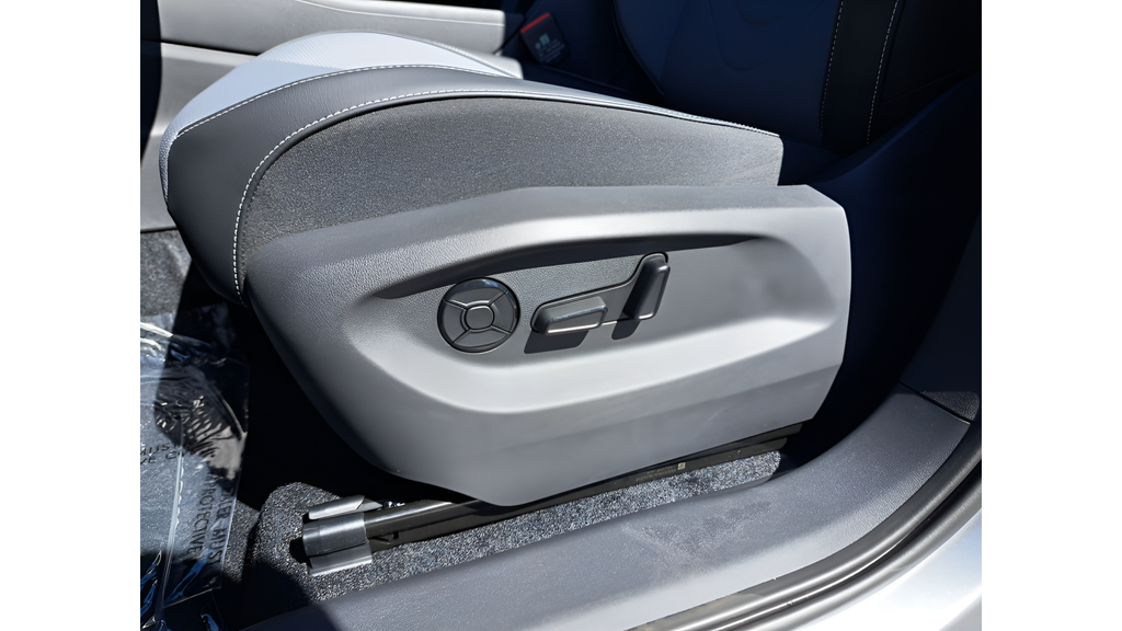 2025 Volkswagen Tiguan SE - Photo 34