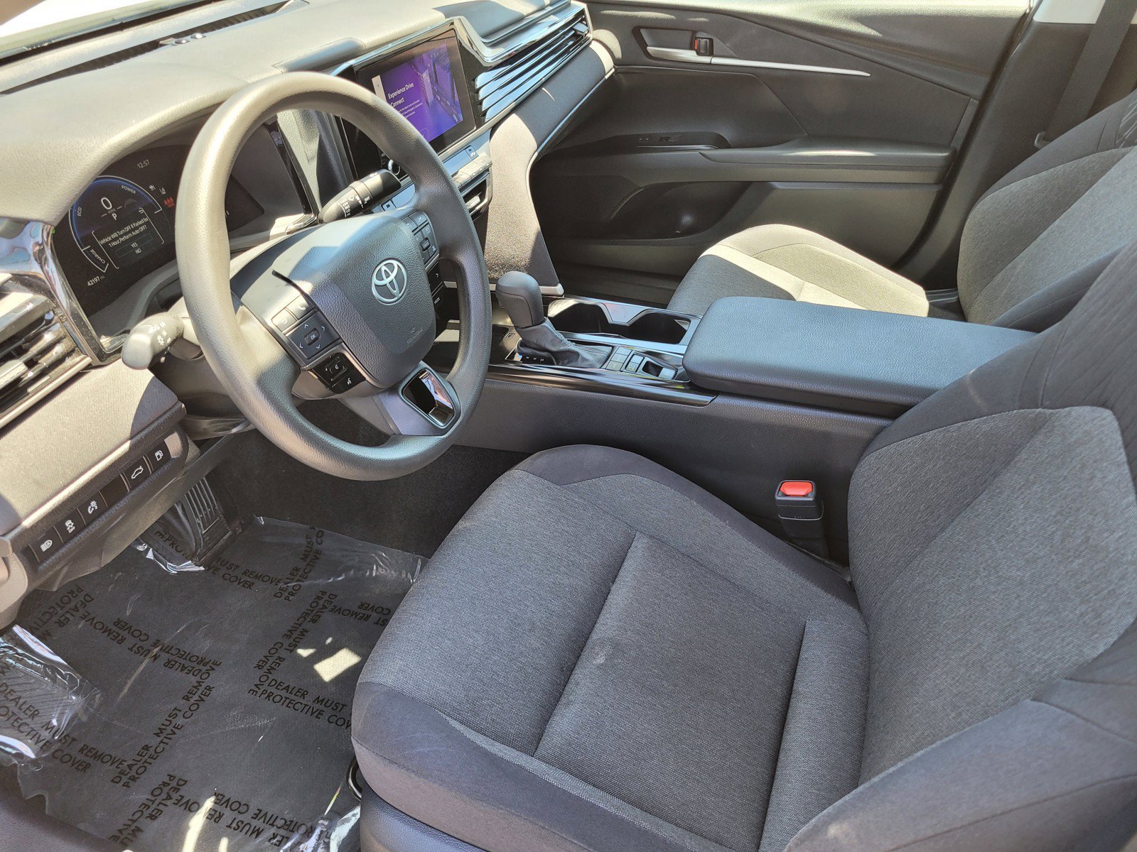 Used 2025 White Toyota  image 15