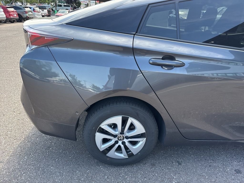 Used 2018 Gray Toyota Two image 16