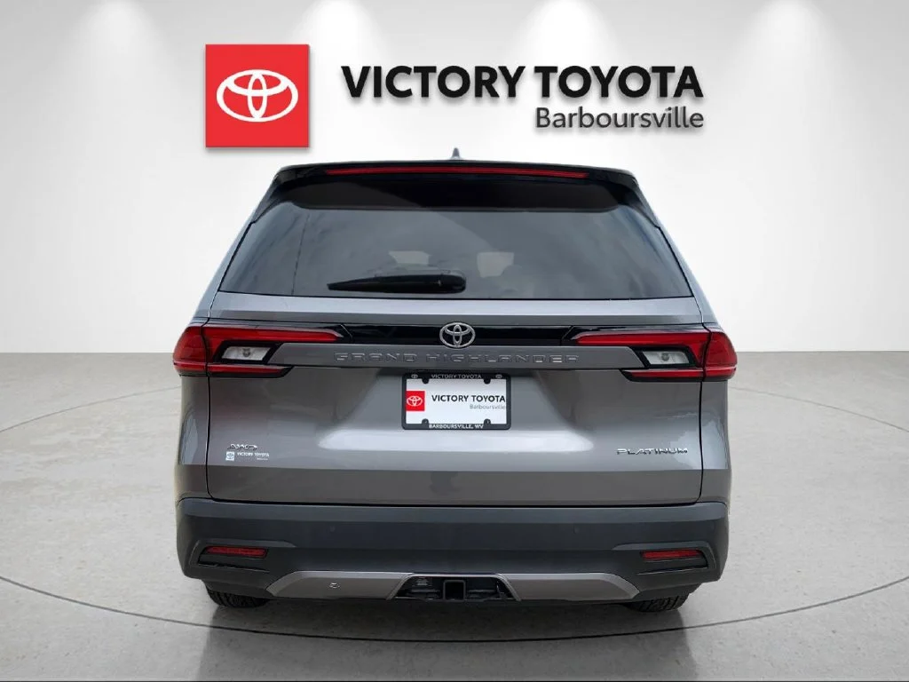 Used 2026  Toyota Platinum image 4