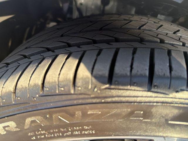 Certified Used 2025 WIND CHILL PEARL Toyota  image 33