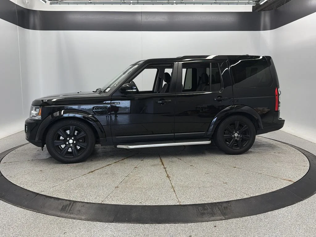 Used 2015 Black Land Rover Base image 2