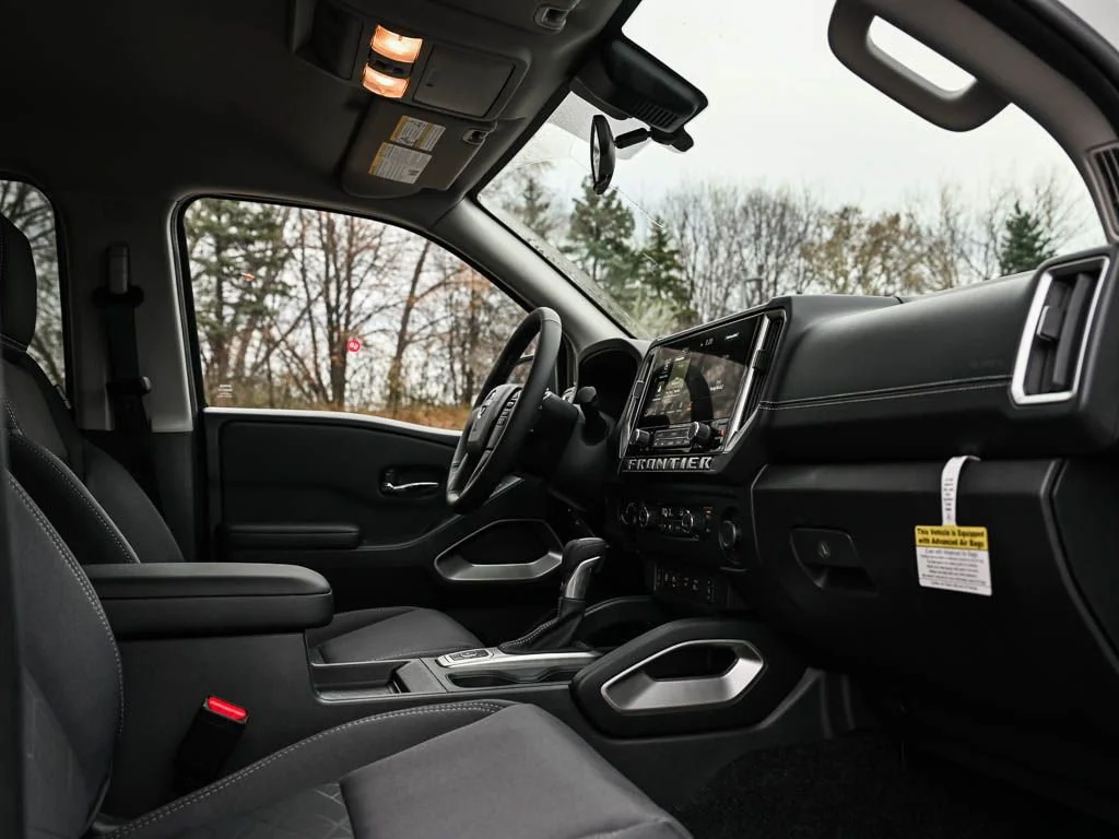 2026 Nissan Frontier SV - Photo 9