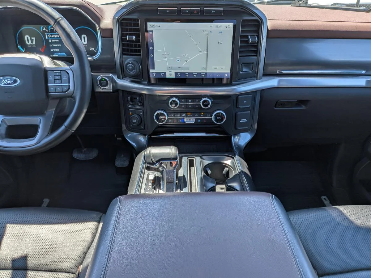 Used 2023 White Ford Lariat image 18