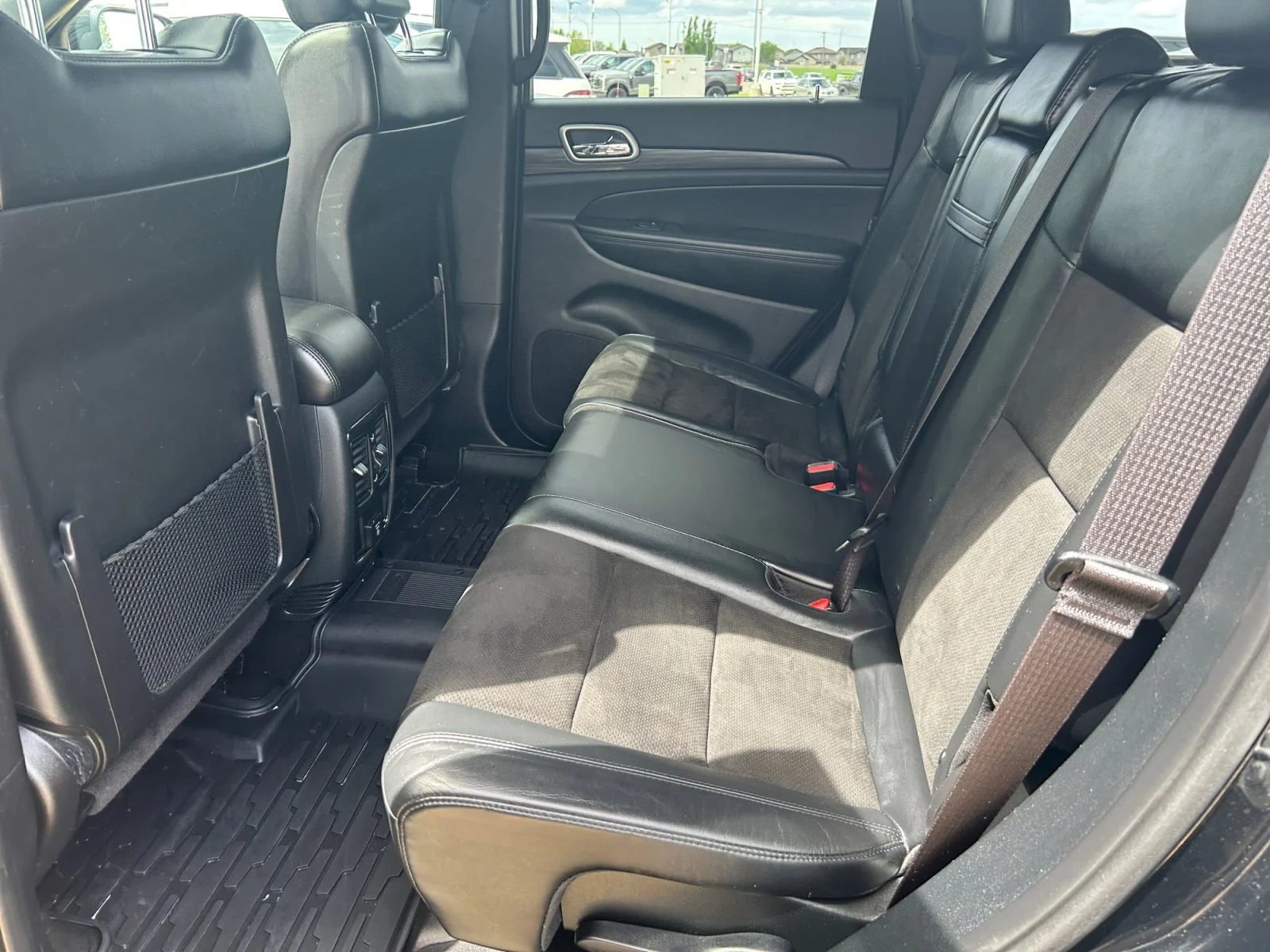 Used 2019 Diamond Black Crystal Pearl Jeep ALTITUDE image 18