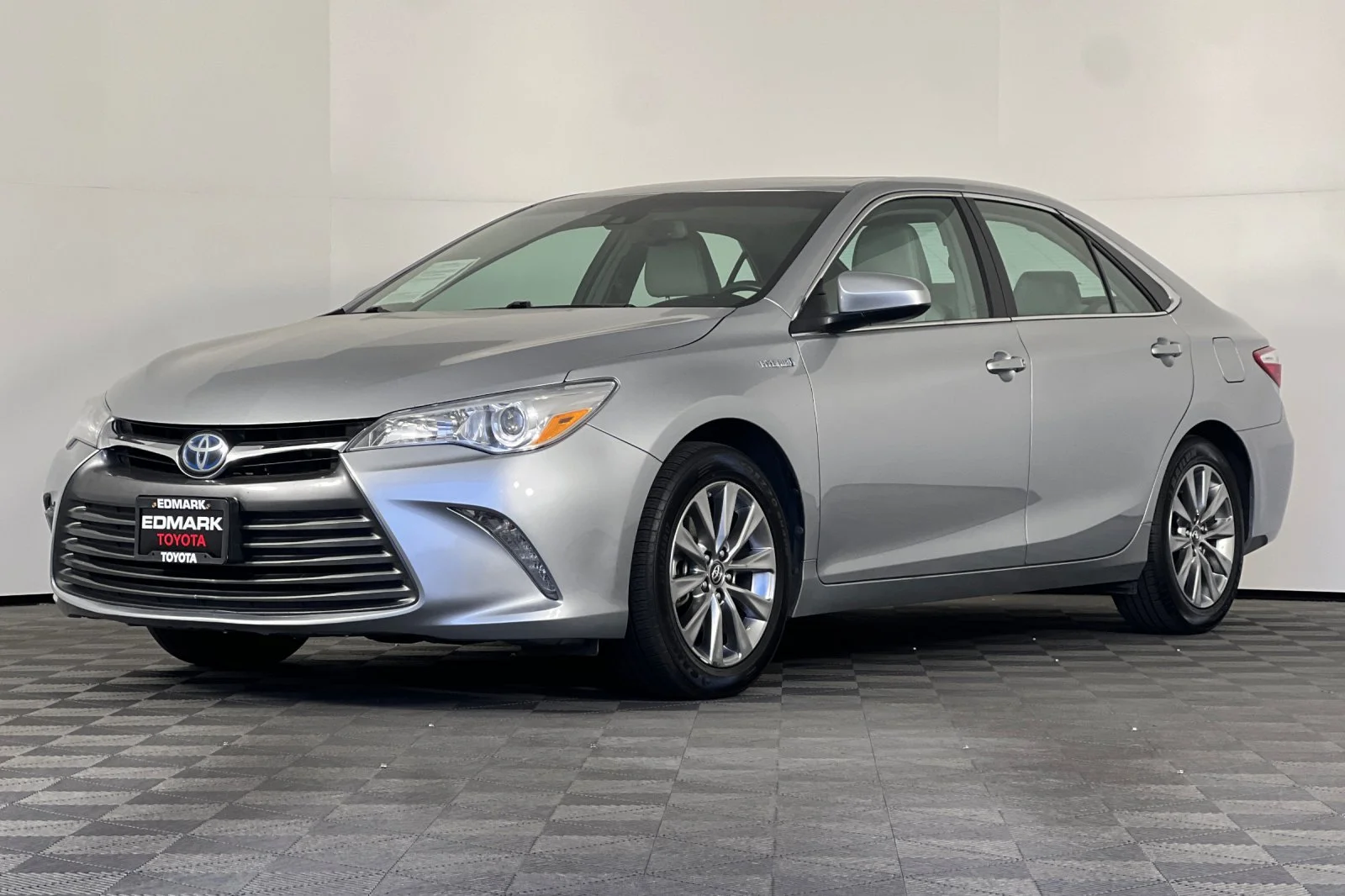 Used 2017 Celestial Silver Toyota Hybrid XLE image 7
