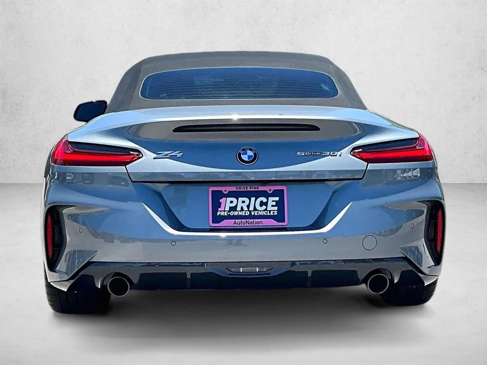 Used 2023 Skyscraper Grey Metallic BMW sDrive30i image 4