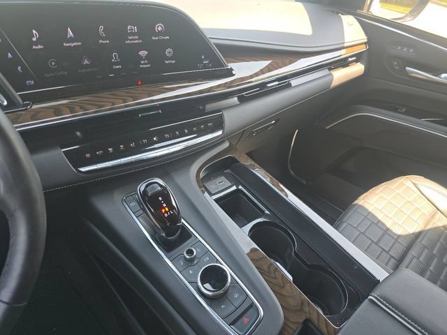 Used 2024 Crystal White Tricoat Cadillac Sport Platinum image 31