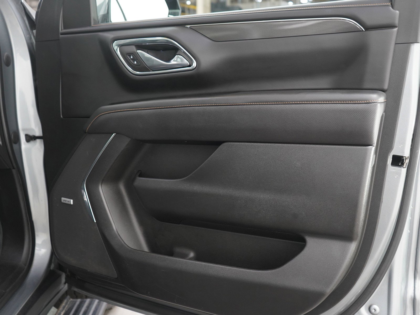 Used 2023 Sterling Metallic GMC AT4 image 9