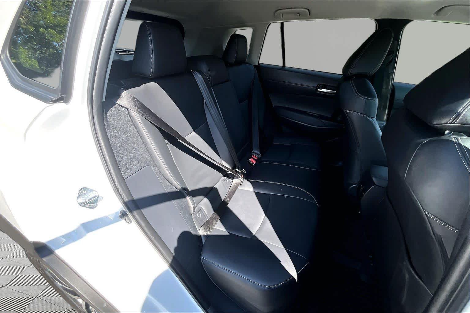 Used 2023 Wind Chill Pearl Toyota XLE image 20