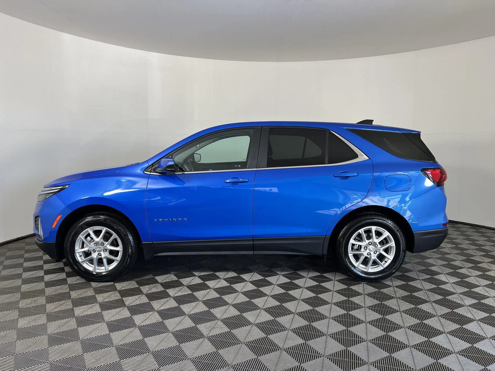 Used 2024 Riptide Blue Metallic Chevrolet LT image 27