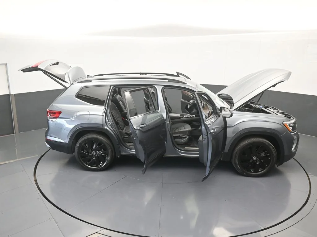Used 2024 Gray Volkswagen 2.0T SE w/Technology image 69