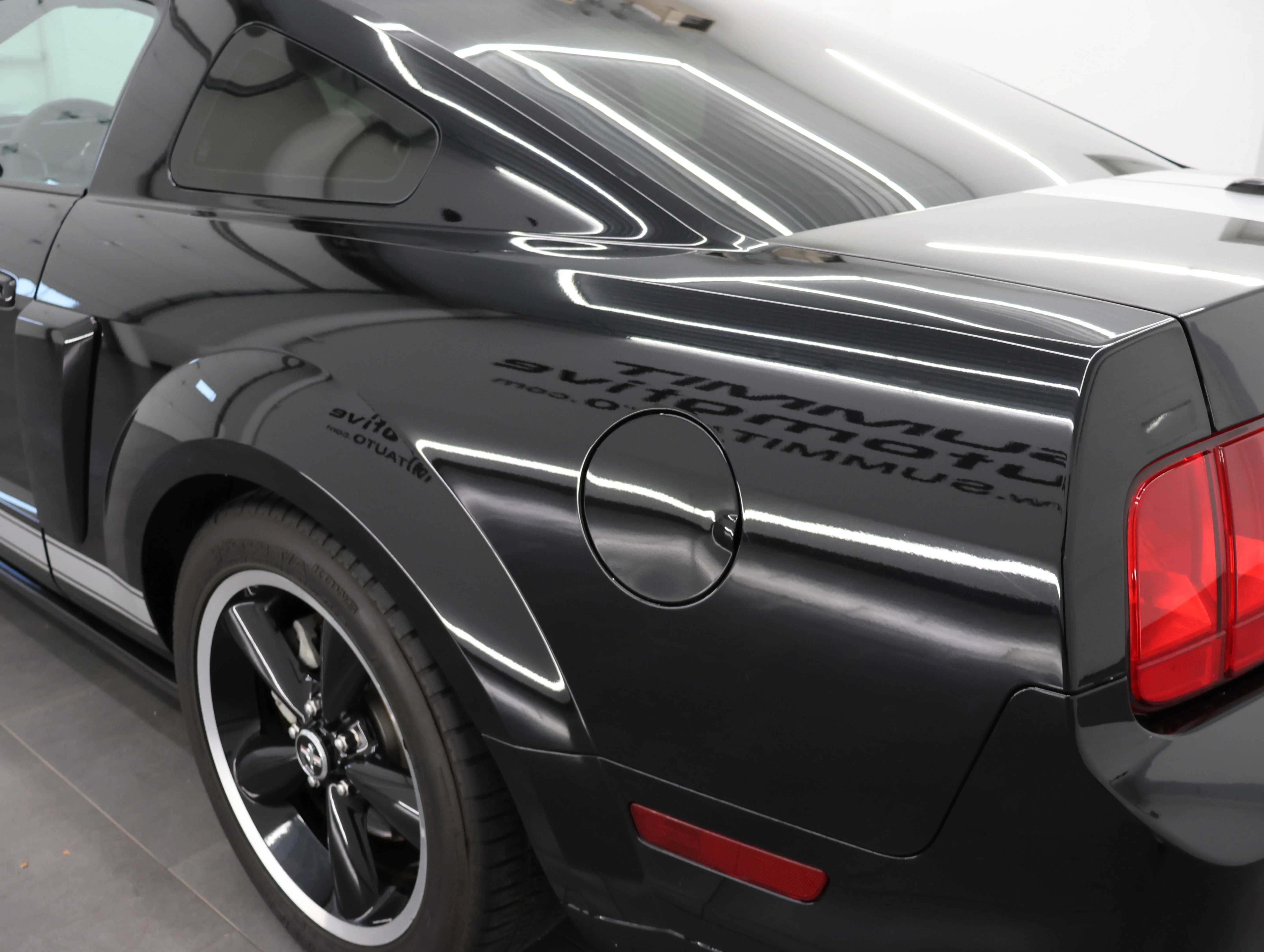 Used 2007 Black Ford GT Premium image 27