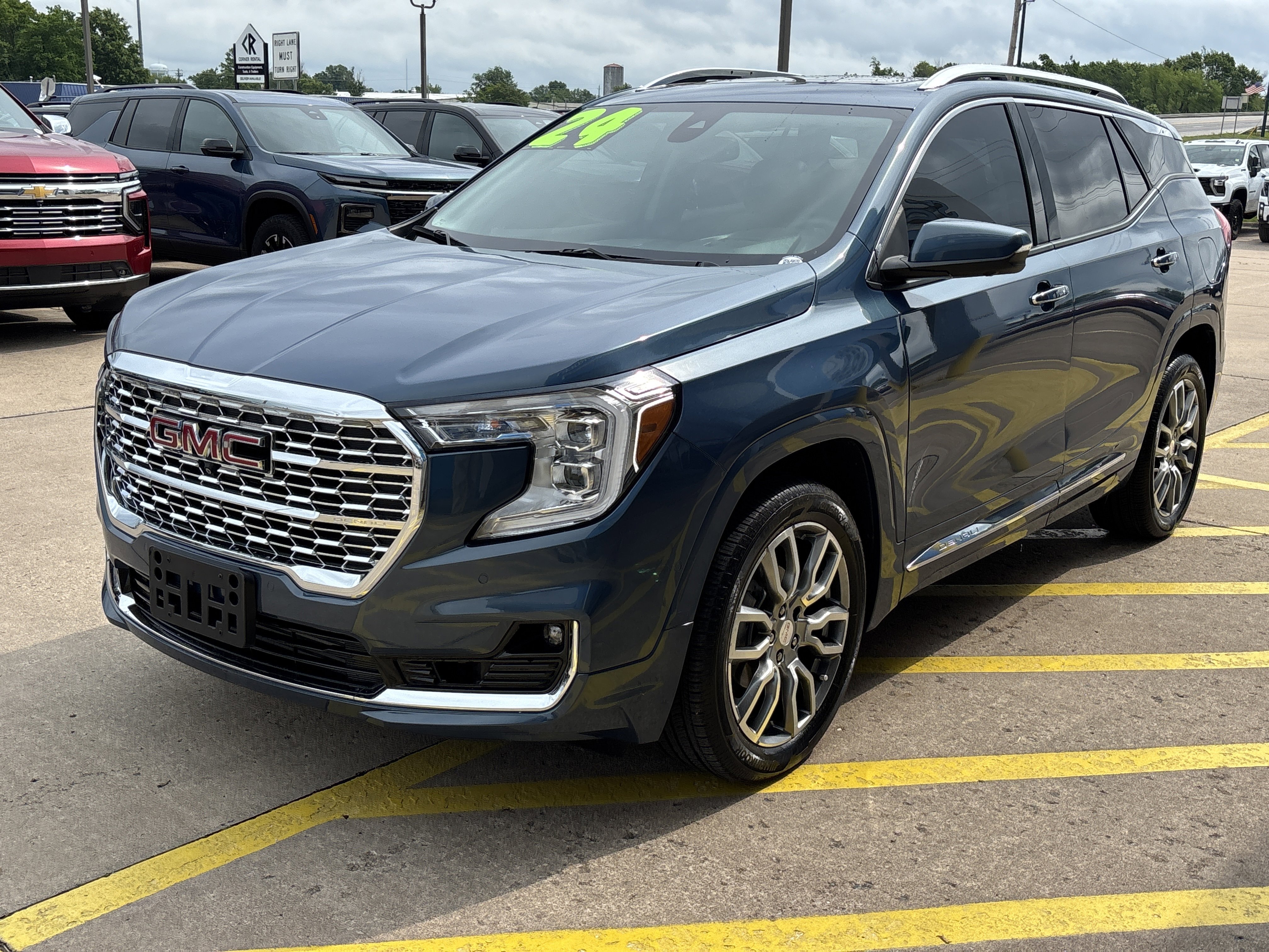 Used 2024 Downpour Metallic GMC Denali image 10